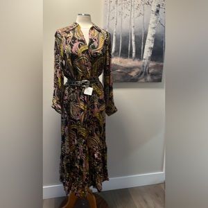 Zara NWT stunning black paisley king belted dress